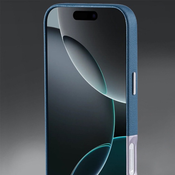 iPhone 16 Pro Leather Case - Picture 3 of 3